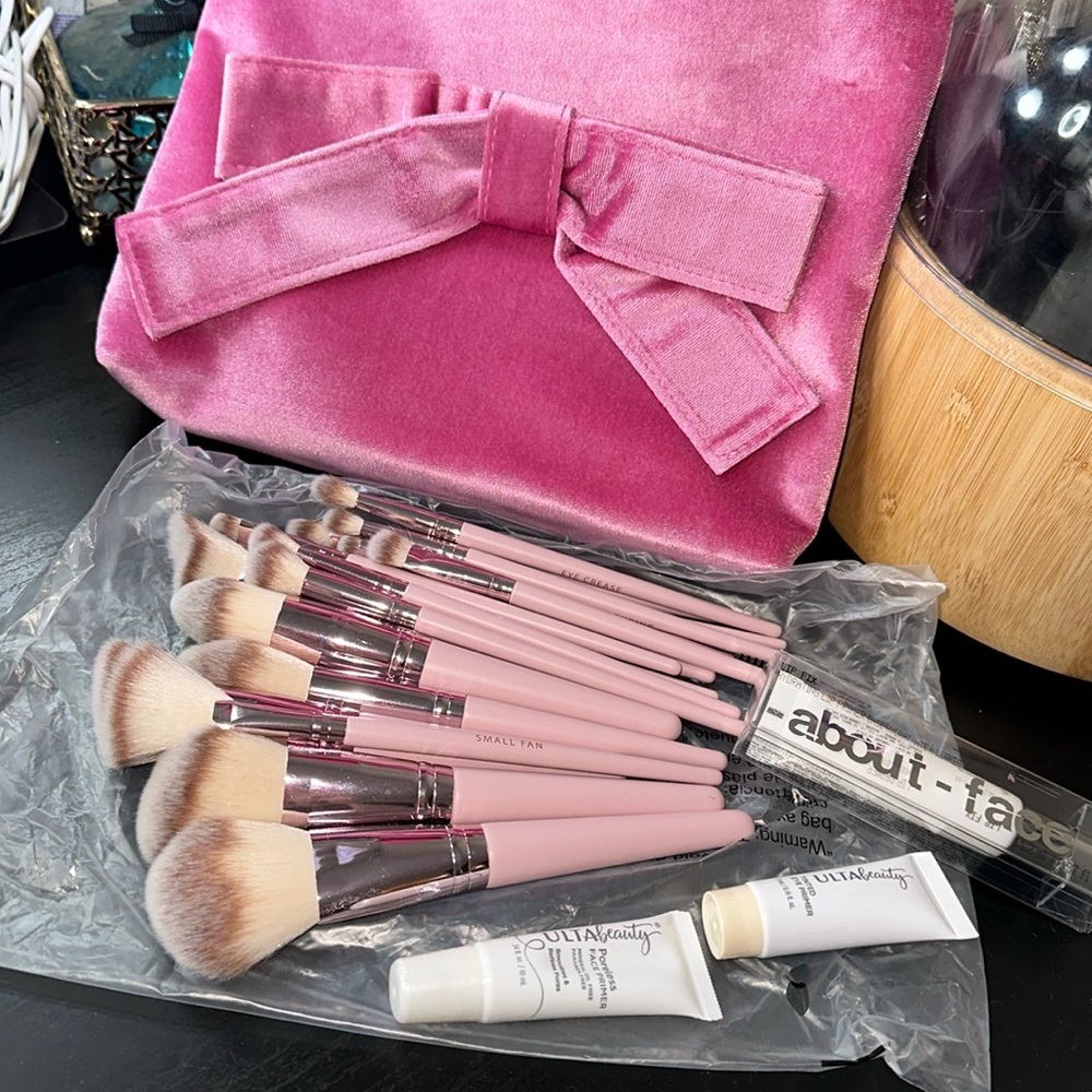 Random makeup bundle